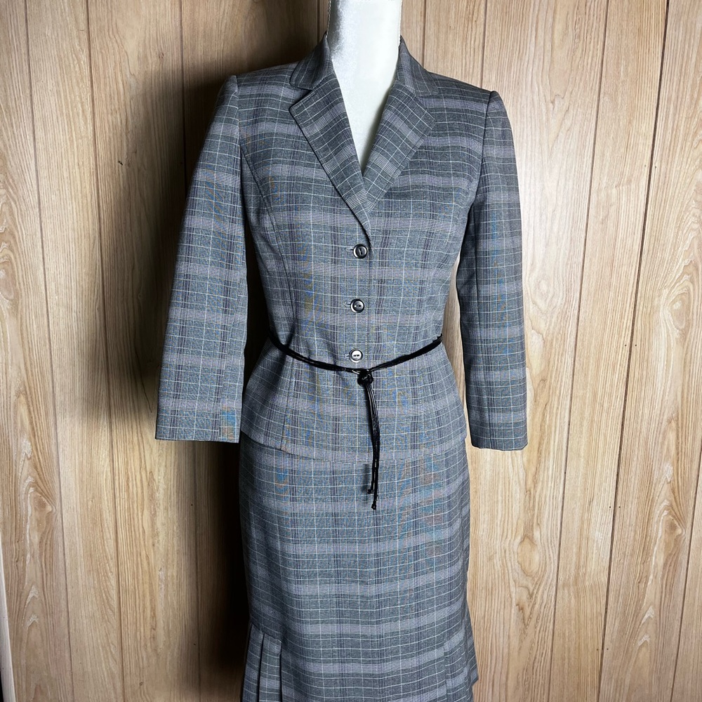 Tahari Gray Plaid Skirt Suit